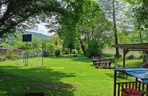Fischbach bei Dahn Apartamento | Apartamento 'Lützelhardt' con vistas a la montaña, jardín compartido y Wi-Fi