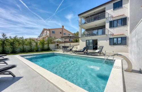 Fuskulin Apartamento | Apartment Luana with private pool