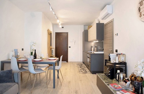 Madonna di Tirano Apartamento | Apartamento 'Lucia - Tirano' con terraza privada, Wi-Fi y aire acondicionado