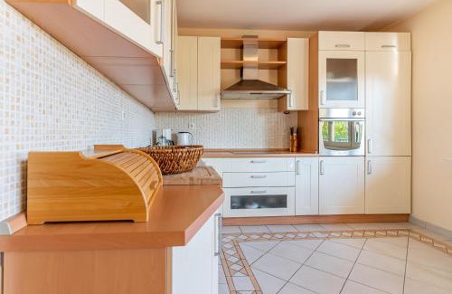 Kastel Gomilica Apartamento | Apartment Luno