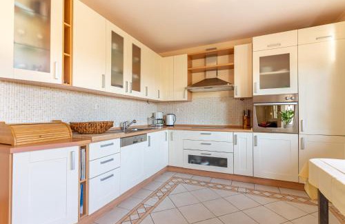 Kastel Gomilica Apartamento | Apartment Luno