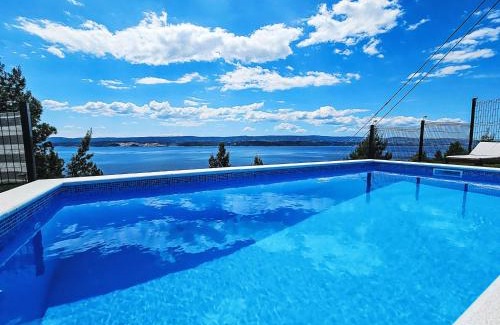Celina Apartamento | Apartment Luxury Apartman Mir by Interhome