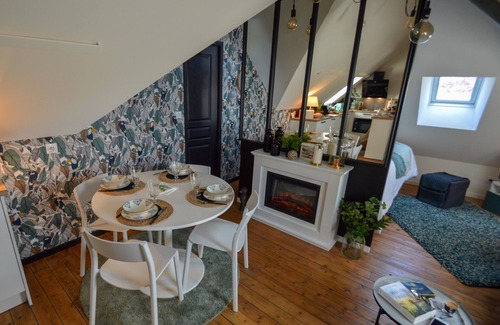 Bayeux Apartamento | Apartamento-Lujoso-Baño en la habitacion-Vista al Jardín