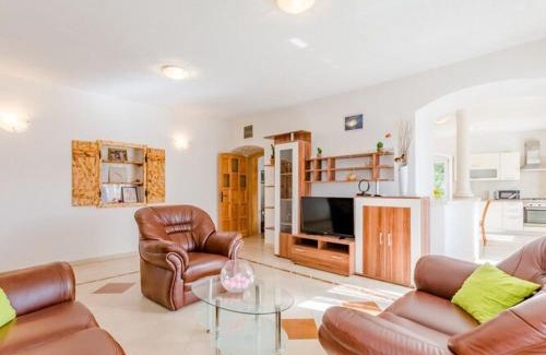 Nerezise Apartamento | Apartment Magdalena - Three Bedroom Apartment
