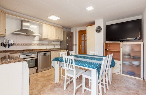 Malgrat de Mar Apartamento | Apartamento 'Malgrat' con terraza privada, Wi-Fi y aire acondicionado