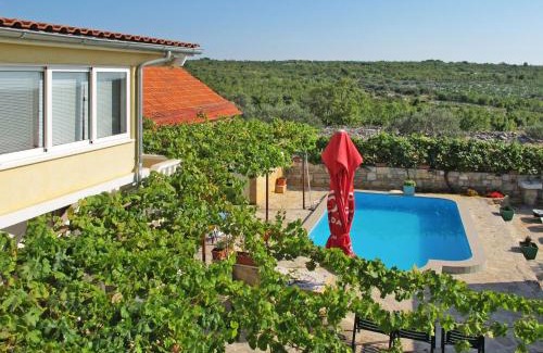 Primosten Apartamento | Apartment Mali Ive by Interhome