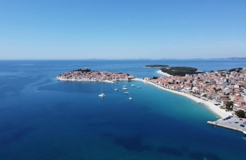 Primosten Apartamento | Apartment Mali Ive (PME300) in Primosten - 6 persons, 3 bedrooms