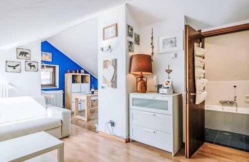 Alba Apartamento | Apartment Mansarda Golfieri by Interhome
