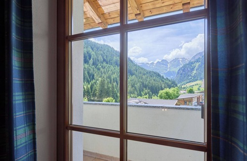 Racines Apartamento | Apartamento "Mareiter Stein Blasighof" con vistas a la montaña, Wi-Fi, terraza y jardín