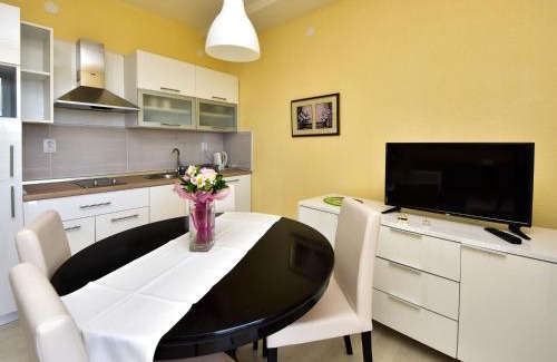 Dinjiska Apartamento | Apartment Marija-2 by Interhome