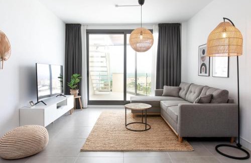 Los Llanos Apartamento | Apartment Marinsa Beach- Sea View-Roof terrace by Interhome