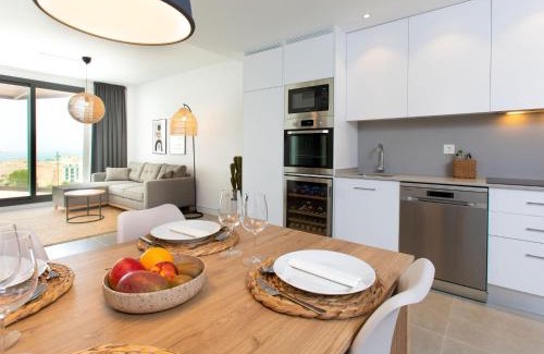 Los Llanos Apartamento | Apartment Marinsa Beach- Sea View-Roof terrace by Interhome