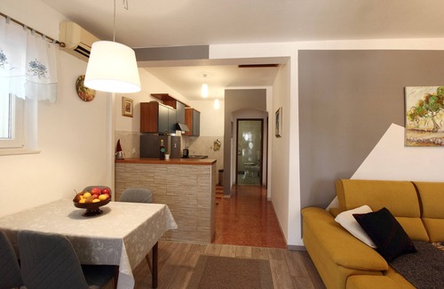 Cilipi Apartamento | Apartment Marita - One Bedroom Apartment with Balcony