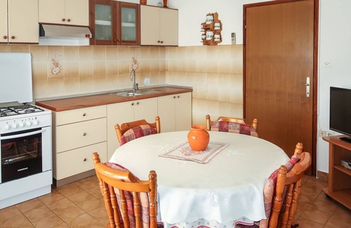 Barbat na Rabu Apartamento | Apartamento Matius by Interhome