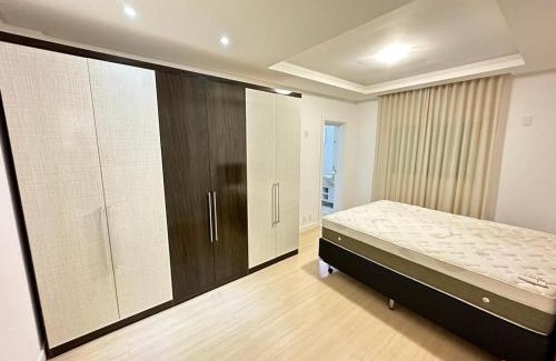 Andorinha Apartamento | Apartment Meia Praia 3 Suites