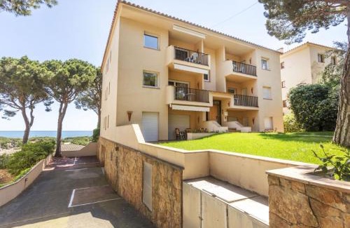 Pals Apartamento | Apartment Melis II M3 by Interhome