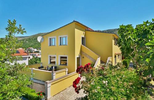 Senj Apartamento | Apartment Miškulin-1 by Interhome