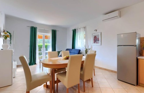 Vosteni Apartamento | Apartamento Mir by Interhome