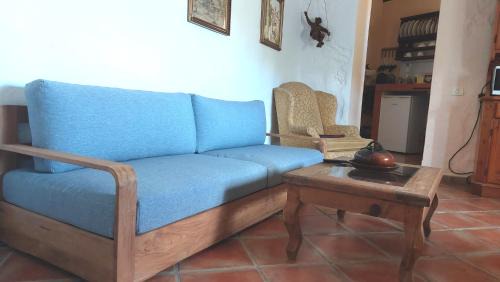 El Guincho Apartamento | Apartment mit kleiner Innenhof-Terrasse im rustikalen Stil