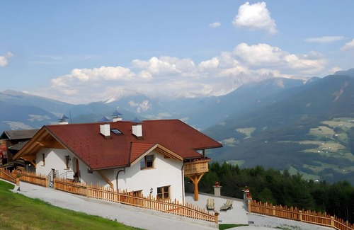 Villandro Apartamento | Apartamento 'Mitterhof' con vistas a la montaña, terraza compartida y Wi-Fi