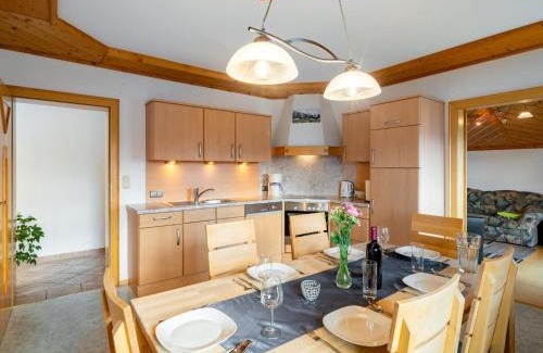 Bruck an der Grossglocknerstrasse Apartamento | Apartment Moderegg by Interhome