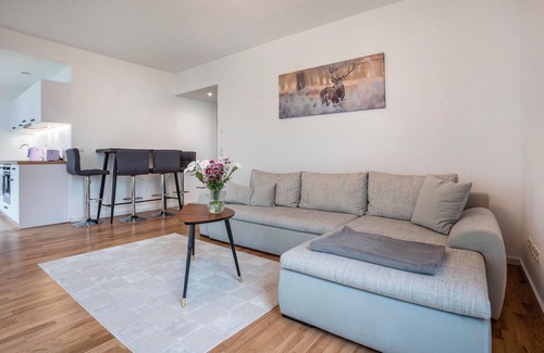 Greifswald Apartamento | Apartamento 'Modernes Loft Mit Terrasse' con jardín privado y Wi-Fi
