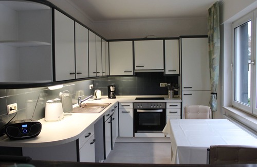 Korbecke Apartamento | Apartamento 'Möhneblick' con jardín compartido, balcón y Wi-Fi