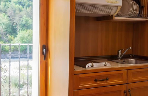 Salinas Apartamento | Apartamento 'Moleras' con vistas a la montaña, balcón y Wi-Fi