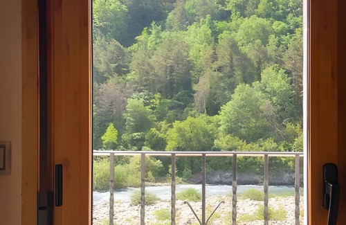 Salinas Apartamento | Apartamento 'Moleras' con vistas a la montaña, balcón y Wi-Fi