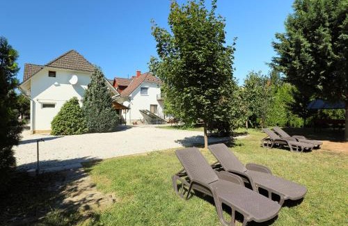 Balatonszemes Apartamento | Apartment Moni 1 by Interhome