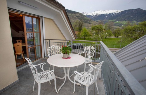 Laudes Apartamento | Apartamento 'Mulino Glurns' con vistas a la montaña, terraza privada y jardín compartido