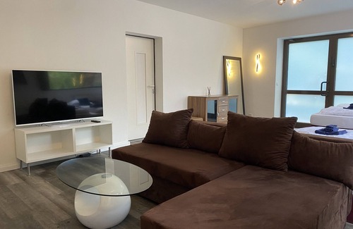 Heimfeld Apartamento | Apartment 'My Loft By Esen 5 Beds, Netflix' with Private Garden, Balcony and Wi-Fi