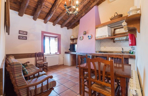 Caravaca de la Cruz Apartamento | Apartamento 'Noguericas 3' con piscina compartida, Wi-Fi y aire acondicionado