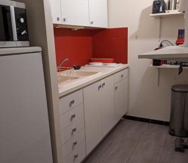 La Celle-sous-Gouzon Apartamento | Apartment near La Défense Arena, extra parking