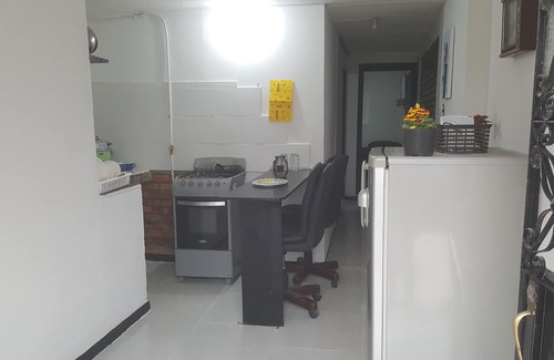 Puente Aranda Apartamento | apartamento cerca corferias terminal club militar embajada EEUU