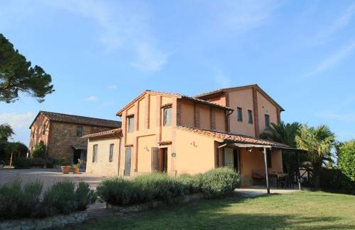 Castiglione del Lago Casa | Apartment near Lake Trasimeno with Pool
