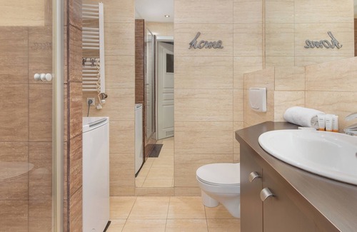 Gdynia Apartamento | Apartment Near the Forest by Renters