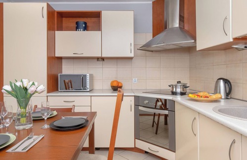 Gdynia Apartamento | Apartment Near the Forest by Renters