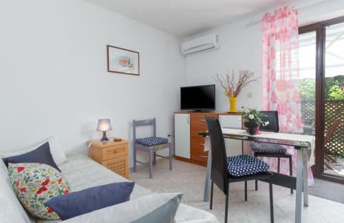 Kosinozici Apartamento | Apartment Nena-1 by Interhome