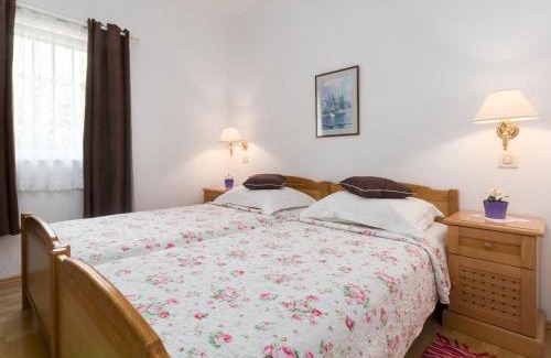 Kosinozici Apartamento | Apartment Nena-2 by Interhome