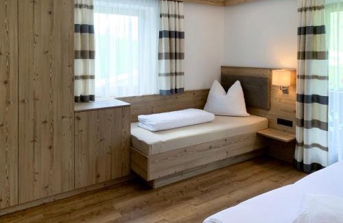 Schwendau Apartamento | Apartment Neuner-1 by Interhome