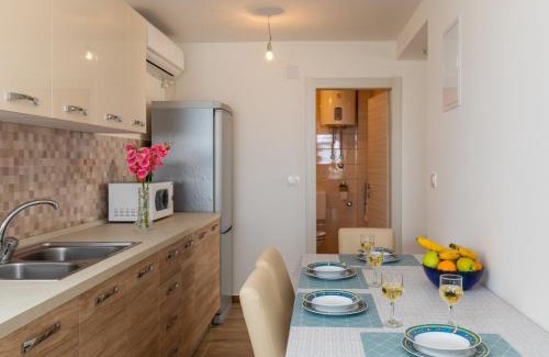 Mlini Apartamento | Apartment Nike - Two-Bedroom Apartment with Terrace