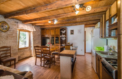 Kastelir-Labinci Apartamento | Apartment Nilda Valdi with Beautiful Terrace