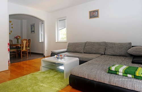 Zrnovnica Apartamento | Apartamento no. 5 con piscina