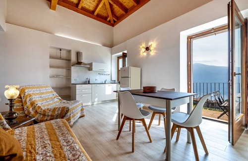 Aer Apartamento | Apartamento 'Nonna Gina' con vista al lago