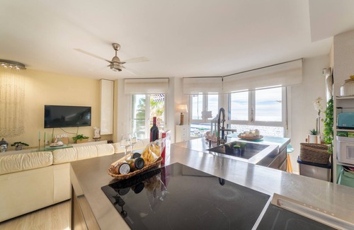 Almeria Apartamento | Apartamento "Ocean Views, Paseo Marítimo" con Terraza y Wi-Fi