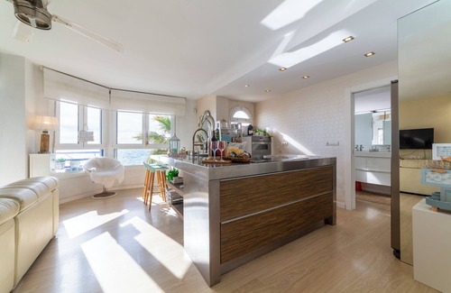 Almeria Apartamento | Apartamento "Ocean Views, Paseo Marítimo" con Terraza y Wi-Fi