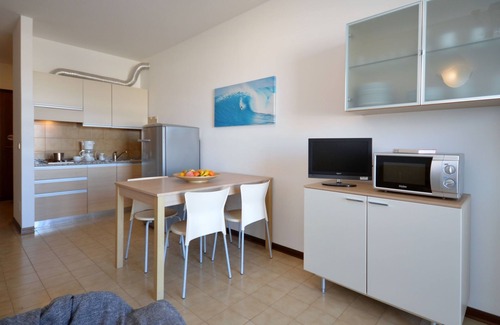 Lignano Sabbiadoro Apartamento | Apartamento Olimpo by Interhome