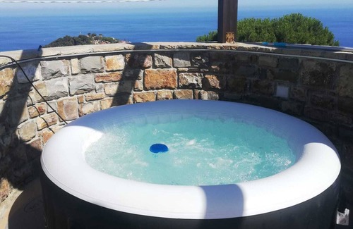 Poggi Casa | Apartment Olimpia is located on the ground floor of a beautiful villa sleepes 6