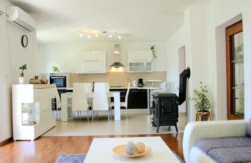 Smrika Casa | Apartment Olivia